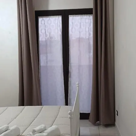 לינה וארוחת בוקר Da Rocco